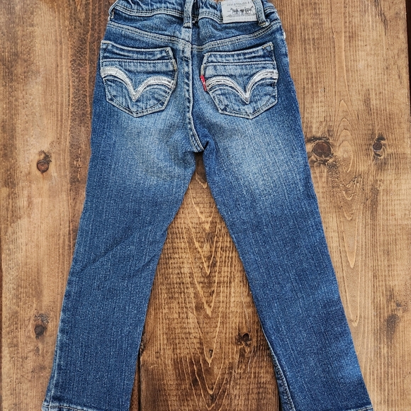 Levi’s Little Girls Blue Wash Jeans | Size 4 - Picture 2 of 9